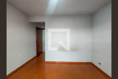 Suite de casa para alugar com 4 quartos, 230m² em Jardim Santa Josefina, São Paulo