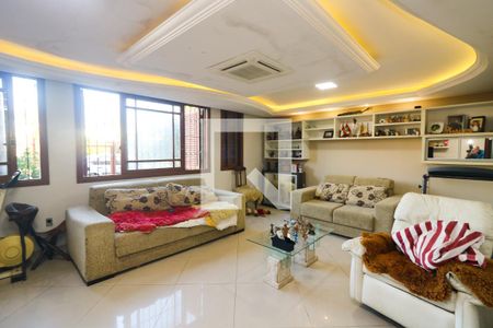 Sala de casa à venda com 4 quartos, 233m² em Cristal, Porto Alegre