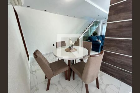 Sala de casa à venda com 4 quartos, 317m² em Del Castilho, Rio de Janeiro
