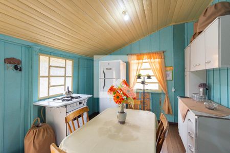 Cozinha de casa à venda com 2 quartos, 484m² em Niterói, Canoas