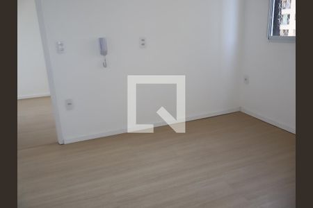 Sala e cozinha de apartamento para alugar com 2 quartos, 25m² em Vila Ema, São Paulo