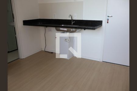 Sala e cozinha de apartamento para alugar com 2 quartos, 25m² em Vila Ema, São Paulo