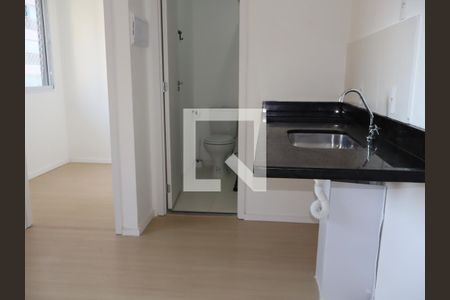 Sala e cozinha de apartamento para alugar com 2 quartos, 25m² em Vila Ema, São Paulo