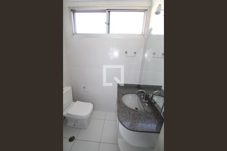 Banheiro de apartamento para alugar com 1 quarto, 50m² em Centro, São José dos Campos