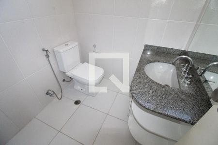 Banheiro de apartamento para alugar com 1 quarto, 50m² em Centro, São José dos Campos