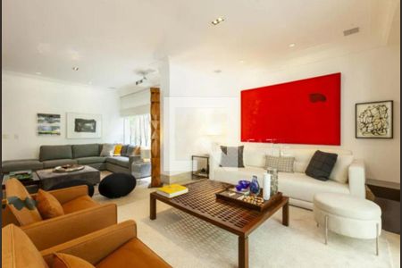 Casa à venda com 4 quartos, 440m² em Jardim Leonor, São Paulo