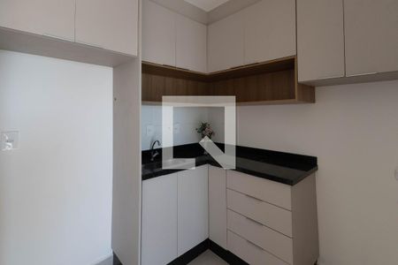 Sala / Cozinha  de kitnet/studio para alugar com 1 quarto, 33m² em Vila Mazzei, São Paulo
