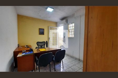 Casa à venda com 3 quartos, 287m² em Jardim das Acacias, São Paulo