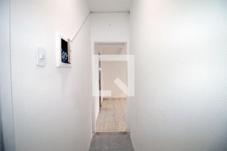 Sala - Corredor de apartamento para alugar com 1 quarto, 17m² em Vila da Penha, Rio de Janeiro