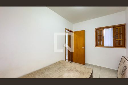 Quarto de casa para alugar com 1 quarto, 27m² em Jardim São Luís, São Paulo