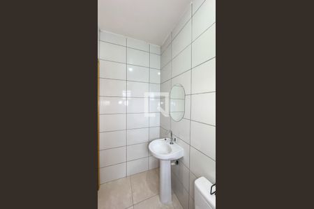 Banheiro de casa para alugar com 1 quarto, 27m² em Jardim São Luís, São Paulo