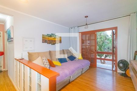 Sala do 2° piso de casa à venda com 3 quartos, 190m² em Niterói, Canoas