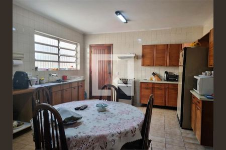 Casa de Condomínio à venda com 3 quartos, 214m² em Vila Sao Paulo, São Paulo