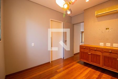 Apartamento à venda com 8 quartos, 350m² em Jardim Paulista, São Paulo
