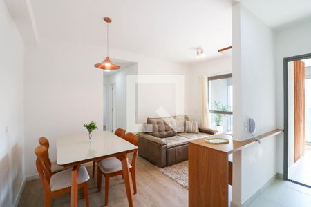 Sala / Cozinha de apartamento para alugar com 2 quartos, 61m² em Alto da Boa Vista , São Paulo