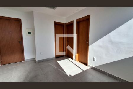 Sala de apartamento para alugar com 2 quartos, 36m² em Vila Palmares, São Caetano do Sul