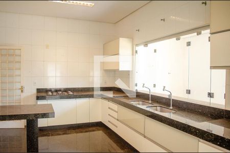 Casa de Condomínio à venda com 4 quartos, 300m² em Alphaville Araguaia, Goiânia