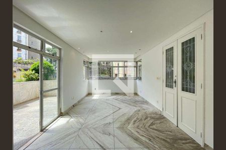 Apartamento à venda com 3 quartos, 110m² em Santo Antônio, Belo Horizonte