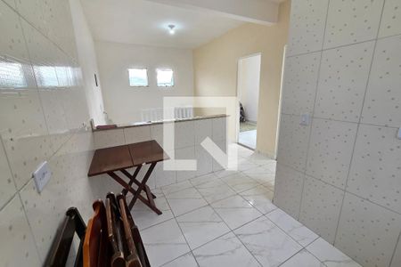 Cozinha de casa de condomínio para alugar com 2 quartos, 65m² em Maracanã, Praia Grande