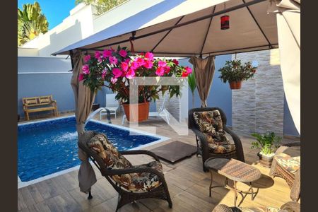 Casa à venda com 3 quartos, 249m² em Colina dos Pinheiros, Valinhos