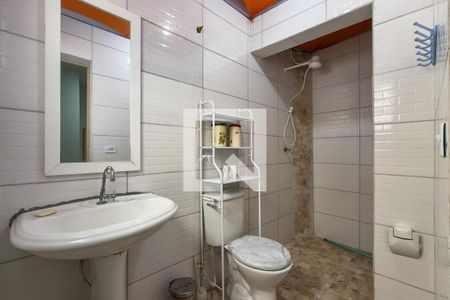Banheiro da Suíte 1 de casa para alugar com 2 quartos, 100m² em Vilamar, Praia Grande