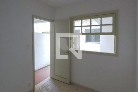 Casa à venda com 2 quartos, 200m² em Vila Monumento, São Paulo