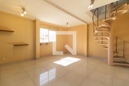 Sala de casa à venda com 3 quartos, 150m² em Vila Nair, São Paulo