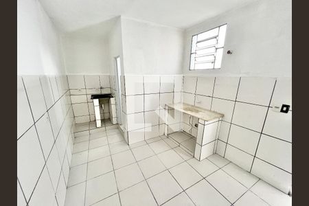 Cozinha e Área de Serviço de casa para alugar com 2 quartos, 50m² em Vila Espanhola, São Paulo