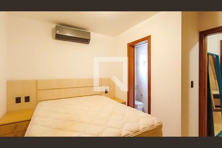 Suite  de apartamento à venda com 3 quartos, 80m² em Cristal, Porto Alegre