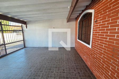 Garagem de casa para alugar com 2 quartos, 130m² em Nova Mirim, Praia Grande