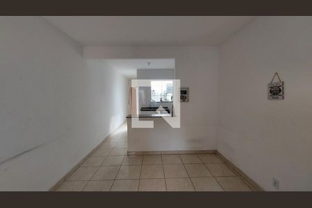Sala de casa para alugar com 1 quarto, 67m² em Valverde, Nova Iguaçu