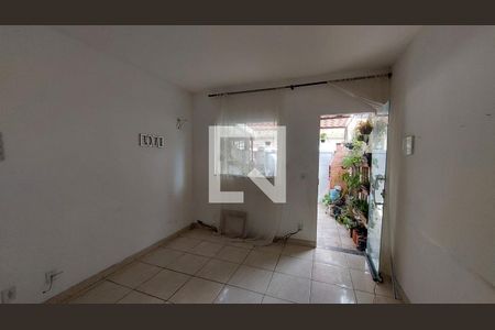 Sala de casa para alugar com 1 quarto, 67m² em Valverde, Nova Iguaçu
