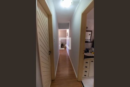 Corredor de apartamento à venda com 3 quartos, 60m² em Fonseca, Niterói