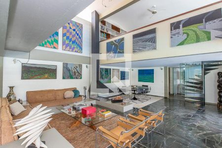 Casa à venda com 3 quartos, 600m² em Jardim Marajoara, São Paulo