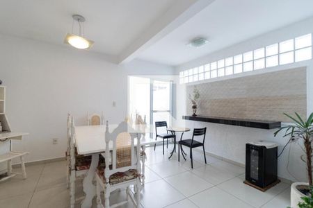 Casa à venda com 4 quartos, 150m² em Cambuci, São Paulo