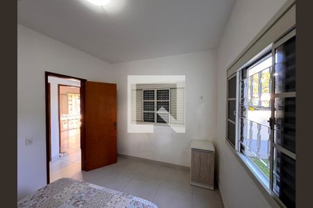 Quarto de casa para alugar com 1 quarto, 55m² em Guaratiba, Rio de Janeiro