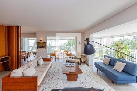 Apartamento à venda com 4 quartos, 246m² em Vila Sofia, São Paulo