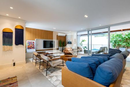 Casa de Condomínio à venda com 3 quartos, 300m² em Jardim Morumbi, São Paulo