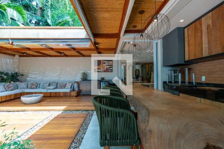 Casa de Condomínio à venda com 3 quartos, 300m² em Jardim Morumbi, São Paulo