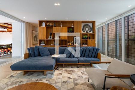 Casa de Condomínio à venda com 3 quartos, 300m² em Jardim Morumbi, São Paulo