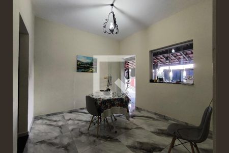 Casa à venda com 4 quartos, 303m² em Floramar, Belo Horizonte