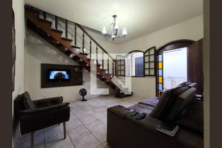 Casa à venda com 4 quartos, 303m² em Floramar, Belo Horizonte