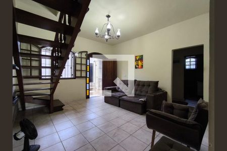 Casa à venda com 4 quartos, 303m² em Floramar, Belo Horizonte