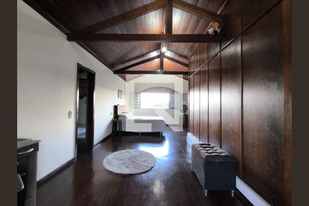 Casa à venda com 4 quartos, 303m² em Floramar, Belo Horizonte