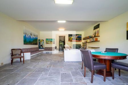 Casa à venda com 4 quartos, 483m² em Jardim Guedala, São Paulo