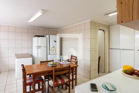 Casa à venda com 5 quartos, 312m² em Jardim Leonor, São Paulo