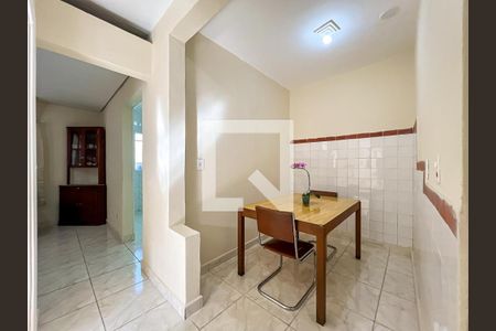 Casa à venda com 4 quartos, 203m² em Jardim Guarau, São Paulo
