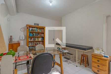 Casa à venda com 7 quartos, 300m² em Cambuí, Campinas