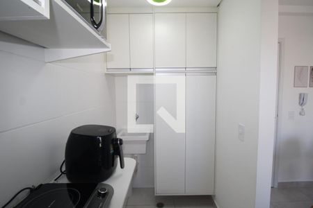 Sala / Cozinha de apartamento para alugar com 1 quarto, 29m² em Vila Pauliceia, São Paulo