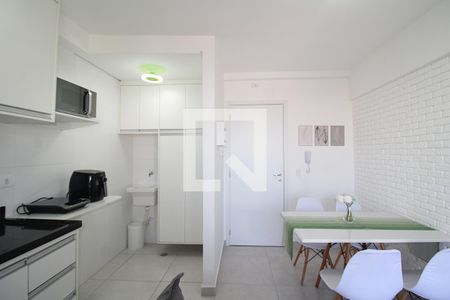 Sala / Cozinha de apartamento para alugar com 1 quarto, 29m² em Vila Pauliceia, São Paulo